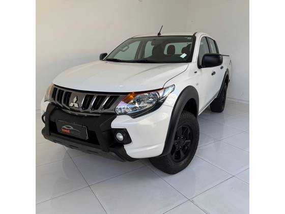 MITSUBISHI L200 TRITON 2.4 16V TURBO DIESEL SPORT GLS CD 4P 4X4 AUTOMÁTICO MITSUBISHI L200 TRITON 2.4 16V TURBO DIESEL SPORT GLS CD 4P 4X4 AUTOMÁTICO
